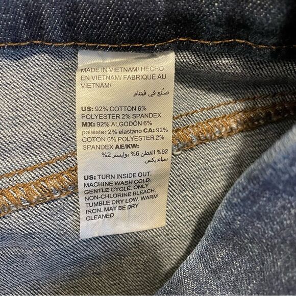 Chico's So Slimming Girlfriend Slim Leg Cropped Capri Jeans Size 0.5R or 6R - Picture 5 of 8